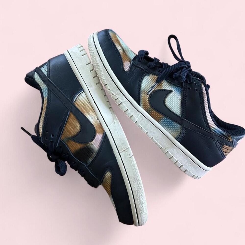 Nike Navy Multicolor Low Top Sneakers